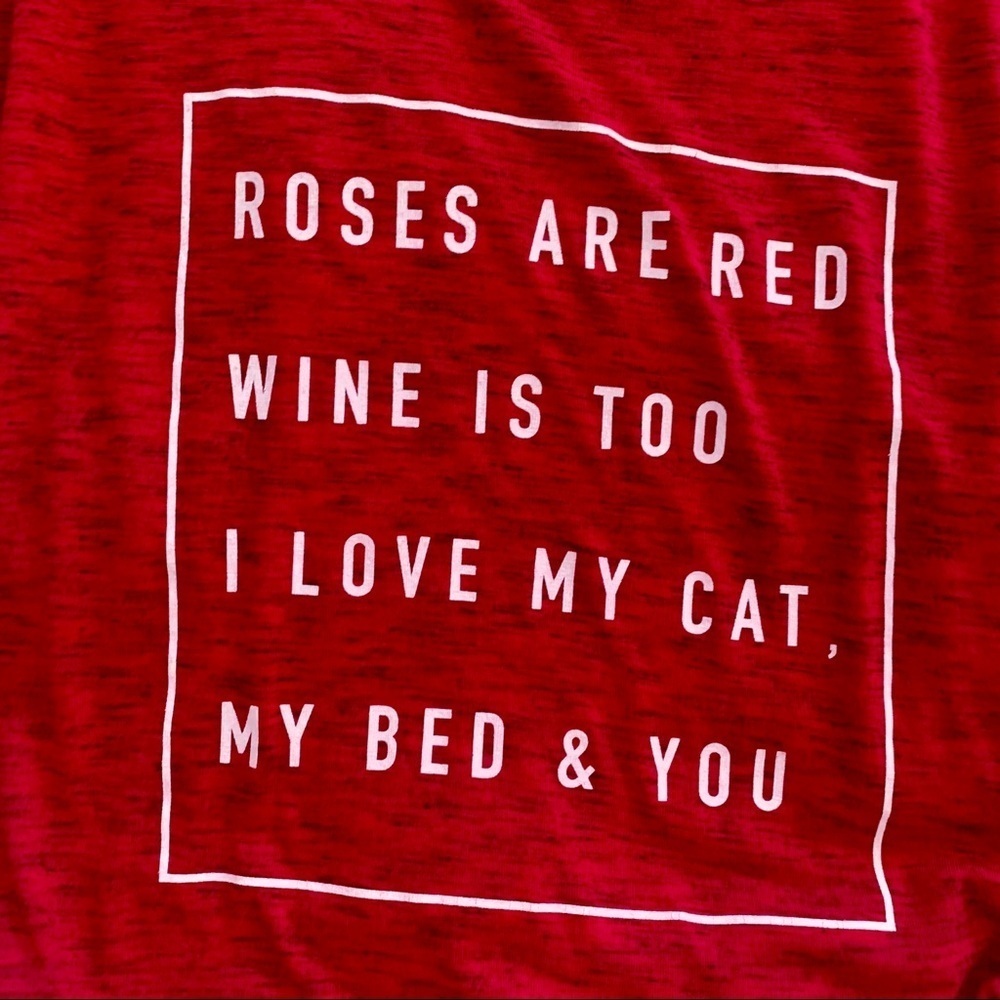 🇺🇸 NWT “Roses Are Red” T-Shirt Fith Sun - Picture 2 of 2
